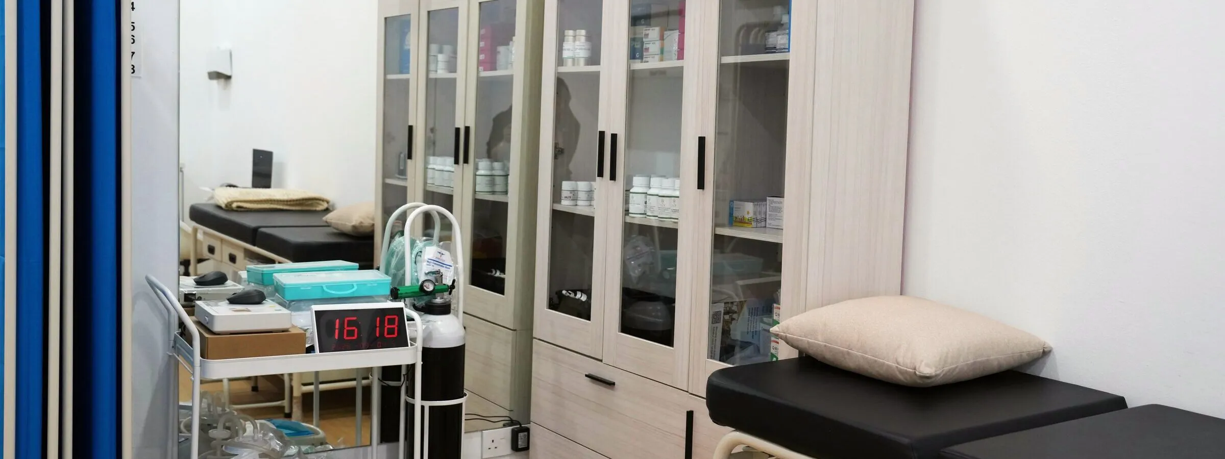 Kabinet perubatan di iLIV Clinic Damansara