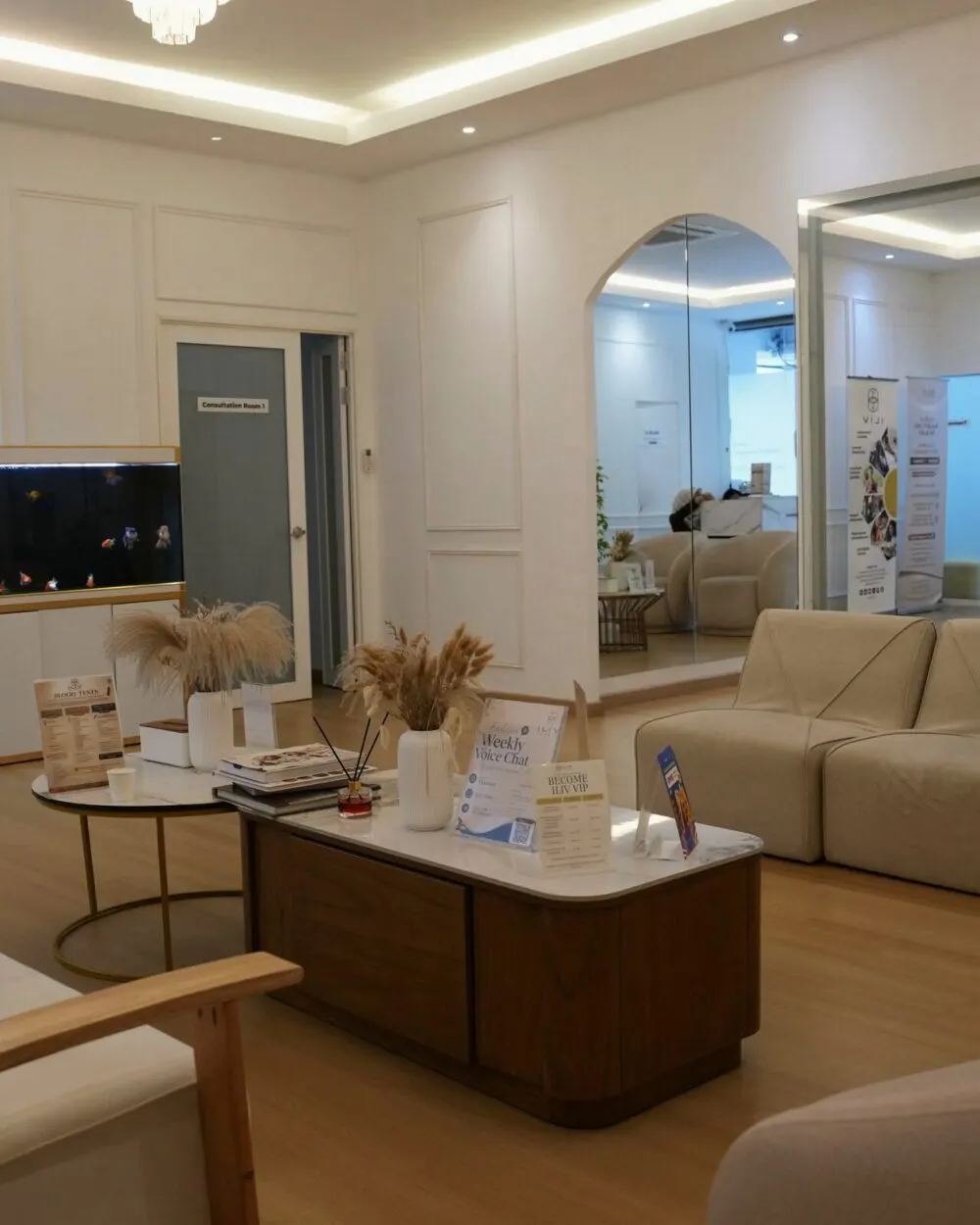 Ruang menunggu iLIV Clinic Damansara Perdana, pandangan luas
