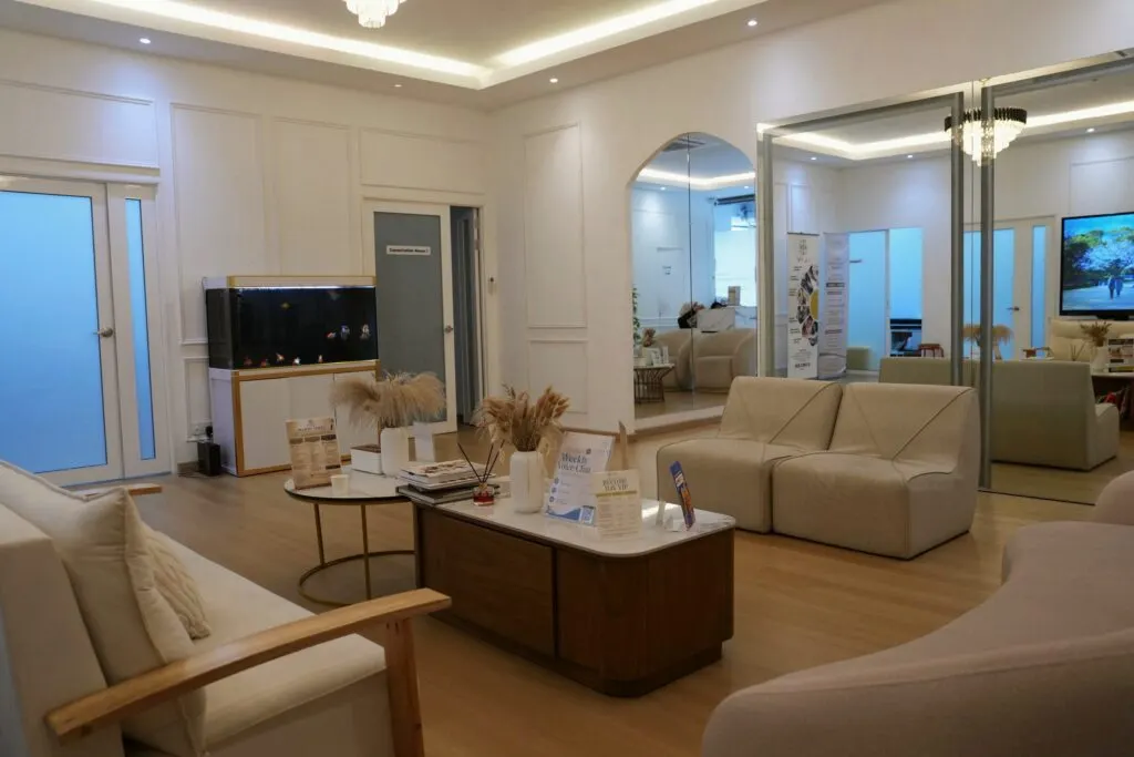 Ruang menunggu iLIV Clinic Damansara, pandangan luas
