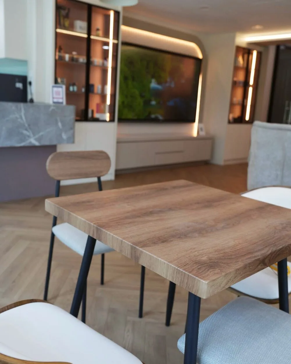 Ruang kafe di iLIV Lifesciences I-City